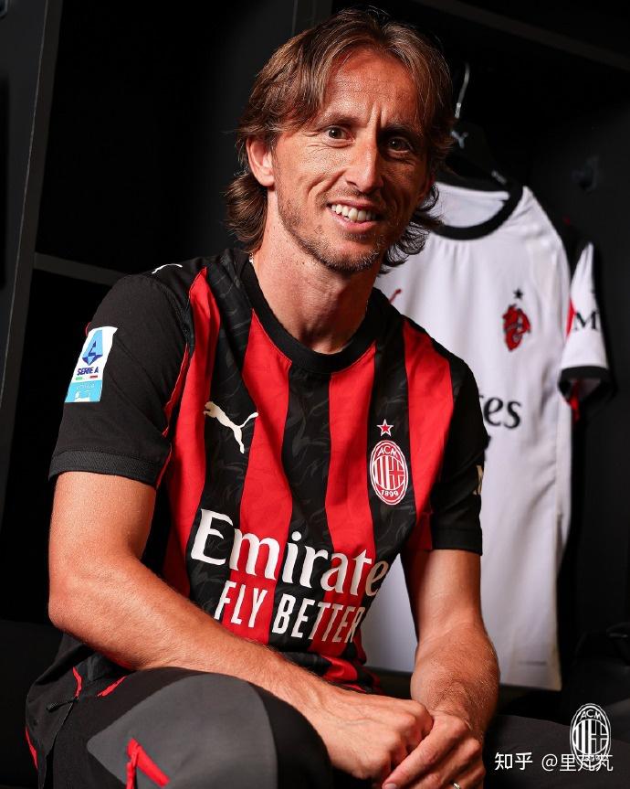 孔帕尼：控球是为了处于有利进攻位置；希望保护足球的创造力