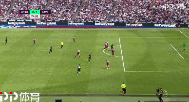 莱万多夫斯基和格策今晚要碰面了