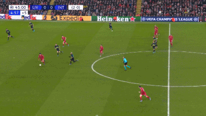 淘汰出局！总经理场边指挥引众怒 卖赵睿换场馆运营拉胯？