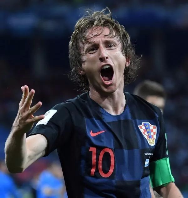 凯恩：其实还不太适应作为替补登场，下半场球队发挥更出色