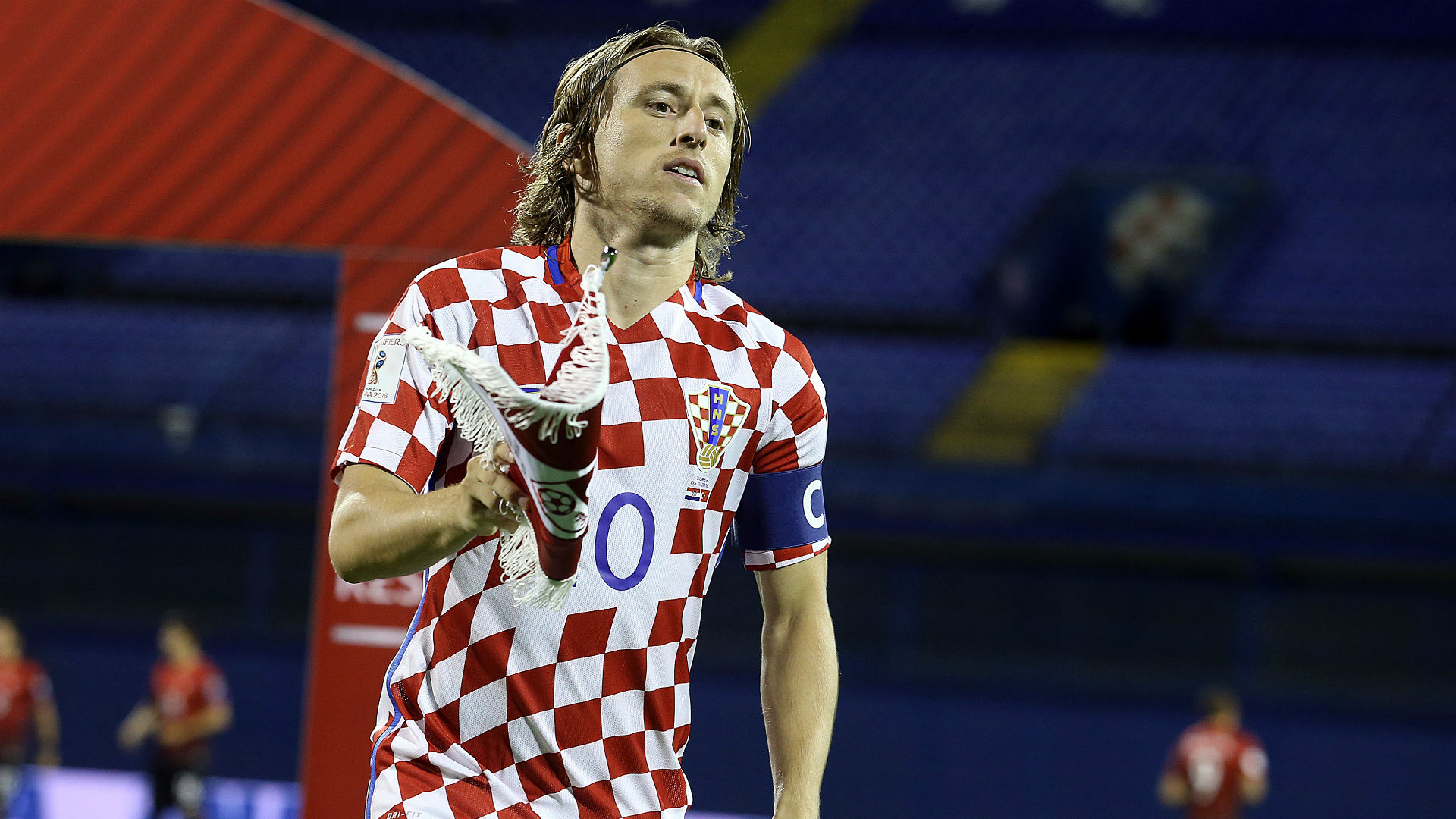 加斯佩里尼：红牌没问题但它改变了比赛；我们犯了严重的错误